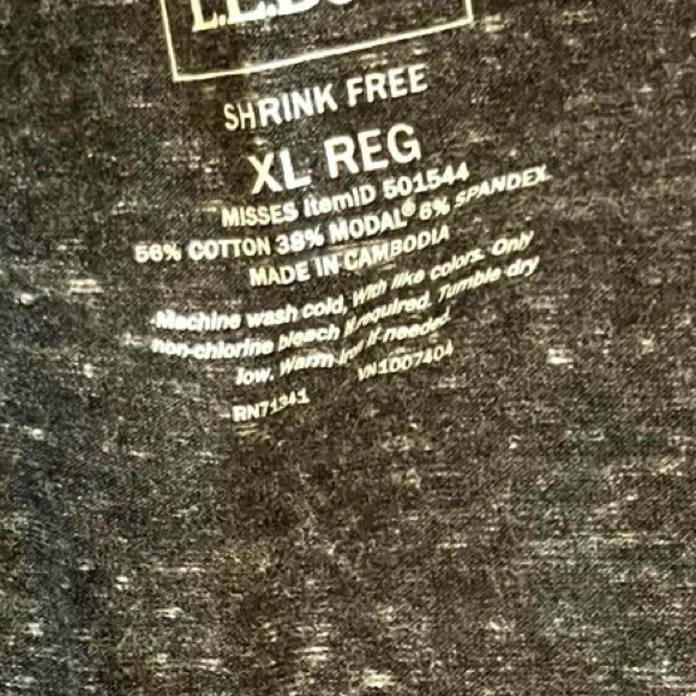 LL Bean V-Neck T-Shirts, Bundle of 3 - Picture 6 of 6
